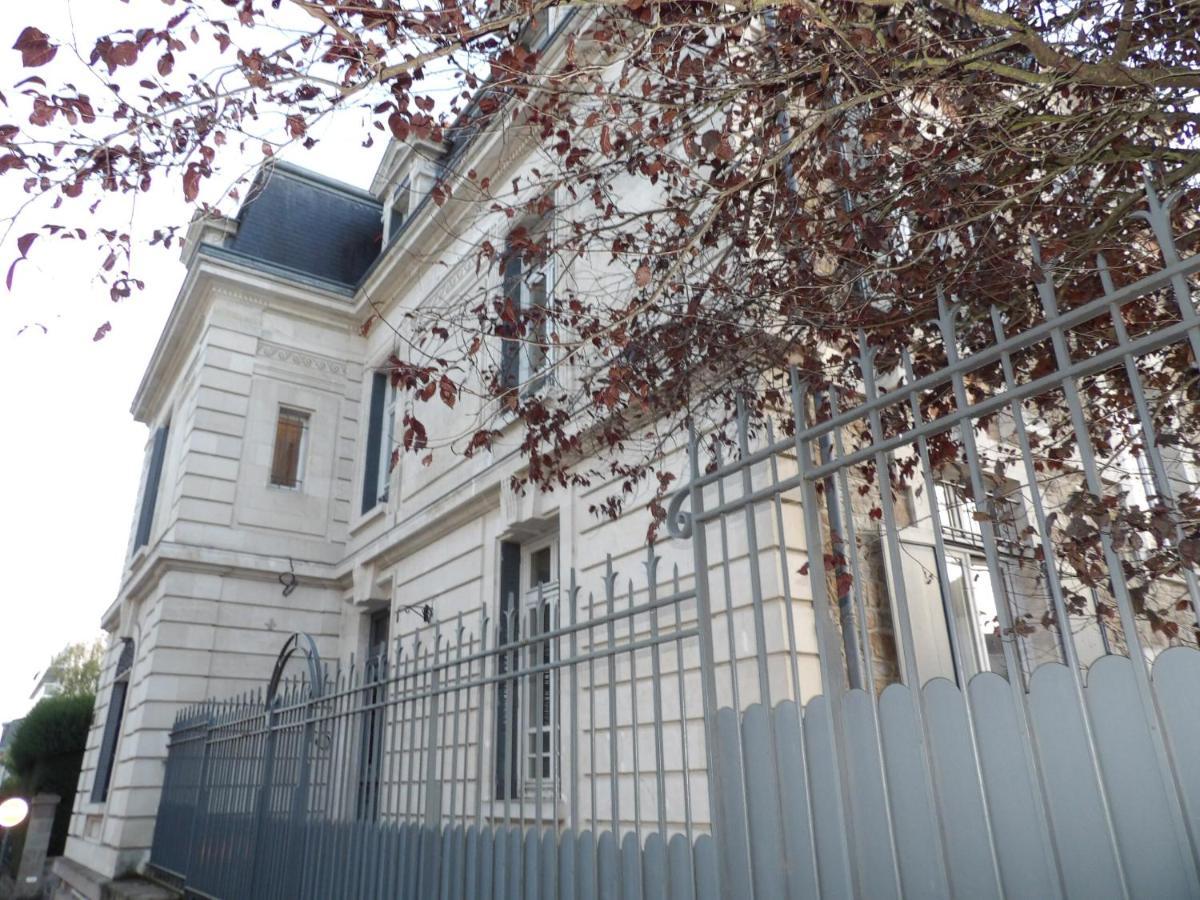 La Maison Blanche - Apparthotels De Charme Chic & Cosy A 350M Du Coeur De Ville De Limoges - Acces Autonome エクステリア 写真