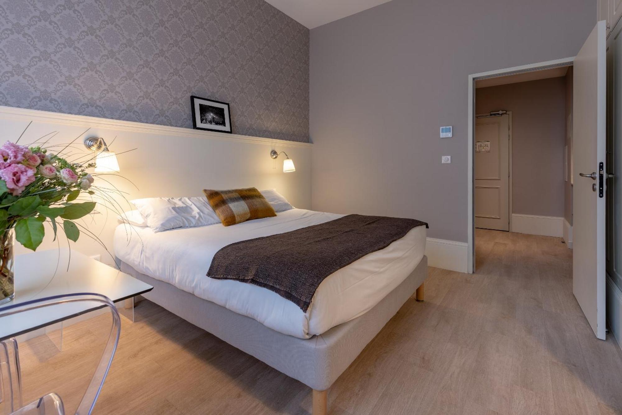 La Maison Blanche - Apparthotels De Charme Chic & Cosy A 350M Du Coeur De Ville De Limoges - Acces Autonome エクステリア 写真