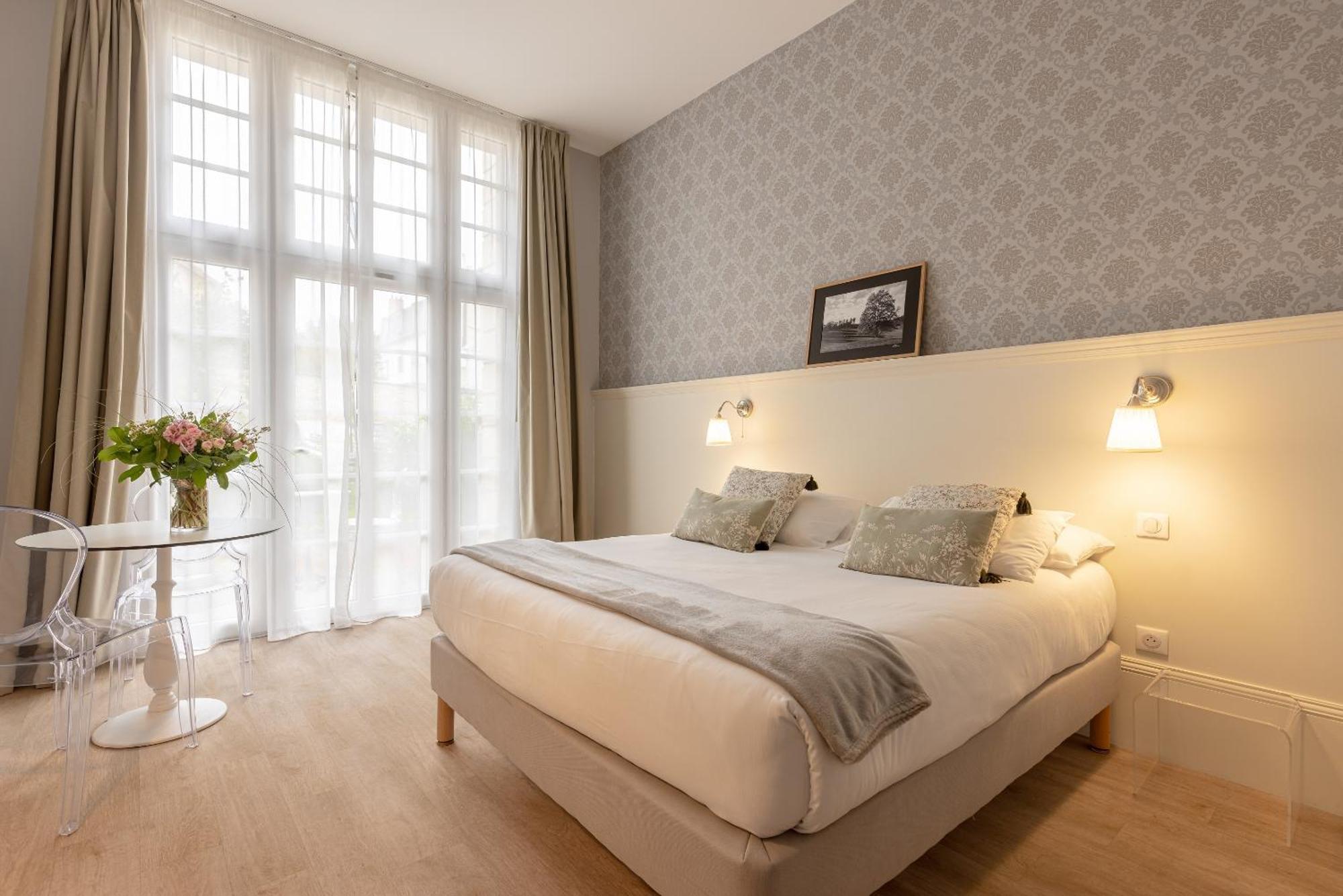 La Maison Blanche - Apparthotels De Charme Chic & Cosy A 350M Du Coeur De Ville De Limoges - Acces Autonome エクステリア 写真