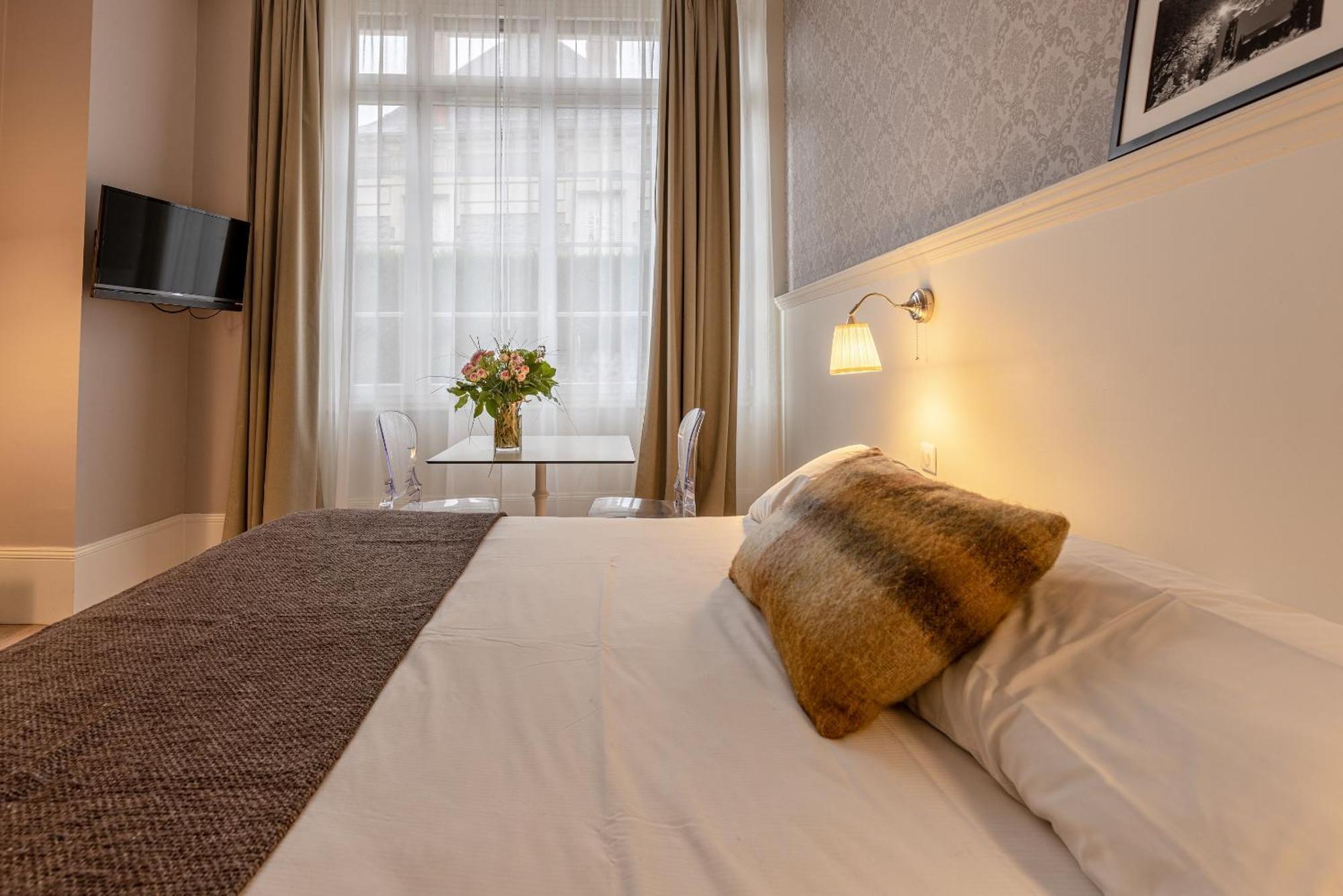 La Maison Blanche - Apparthotels De Charme Chic & Cosy A 350M Du Coeur De Ville De Limoges - Acces Autonome エクステリア 写真